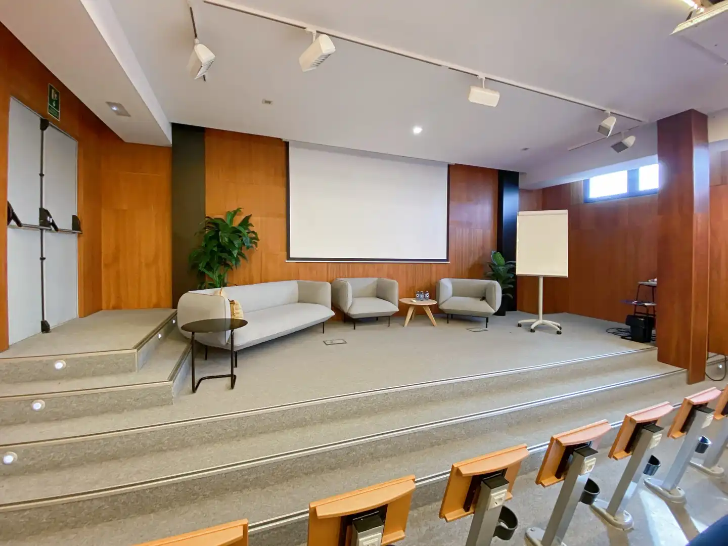 Sala de estar de Oficina de alquiler en Alicante / Alacant con Aire acondicionado, Calefacción y Amueblado