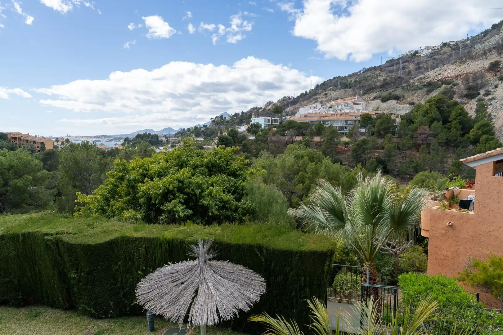 Garten von Einfamilien-Reihenhaus zum Verkauf in Altea mit Klimaanlage, Heizung und Privatgarten