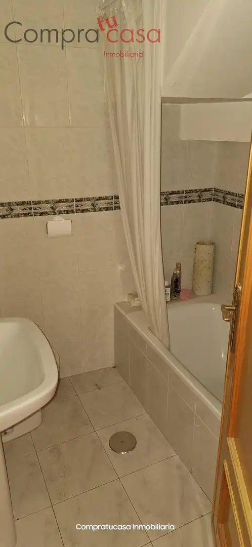 Bany de Dúplex en venda en Segovia amb Calefacció, Jardí privat i Parquet