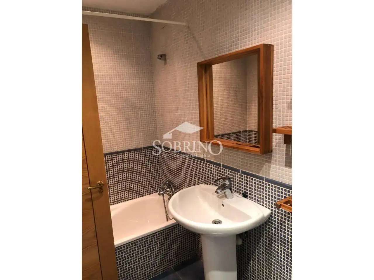 Bany de Apartament en venda en Llanes amb Parquet, Traster i Piscina comunitària