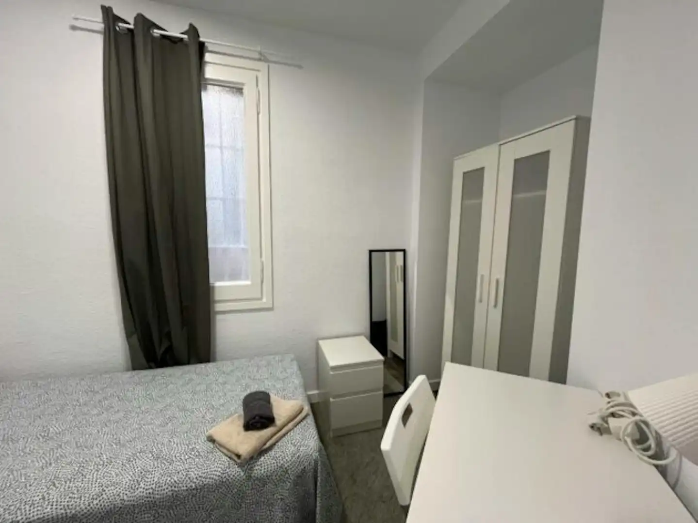 Schlafzimmer von Wohnung zur untervermieten in Barcelona mit Heizung und Waschmaschine
