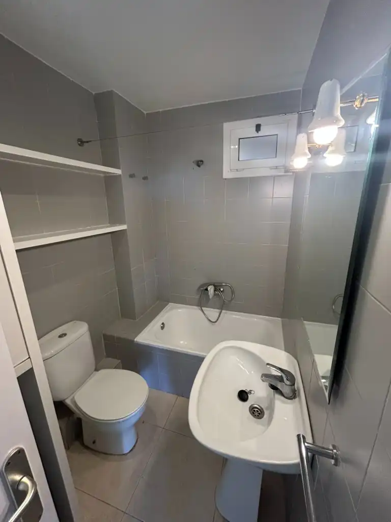 Bany de Pis de lloguer en Sant Vicenç de Montalt amb Aire condicionat, Balcó i Piscina comunitària