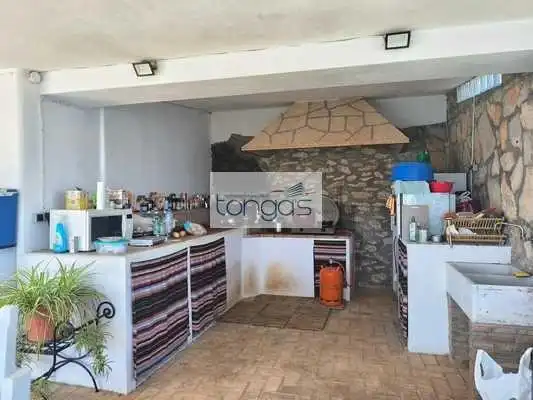 Cuina de Casa o xalet en venda en Chella amb Jardí privat