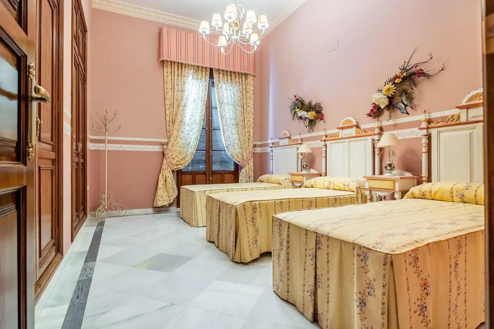 Schlafzimmer von Country house zum Verkauf in Villalba del Alcor mit Klimaanlage, Privatgarten und Abstellraum