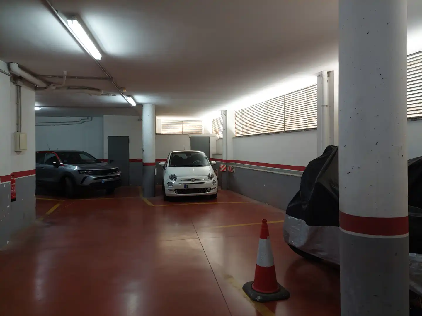 Parking de Piso en venta en Manresa con Aire acondicionado, Calefacción y Trastero