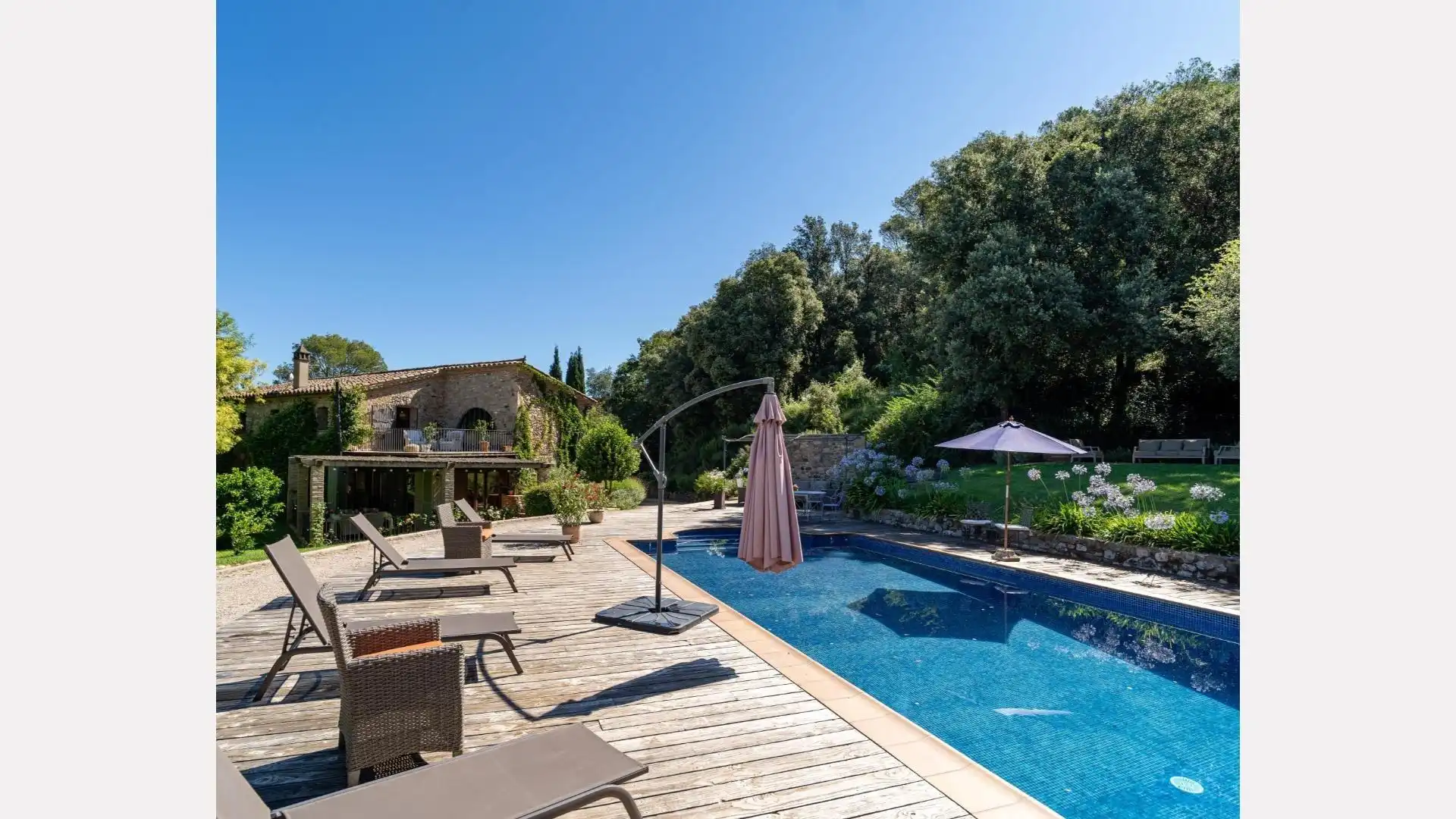 Piscina de Finca rústica en venta en Esponellà con Aire acondicionado, Calefacción y Jardín privado