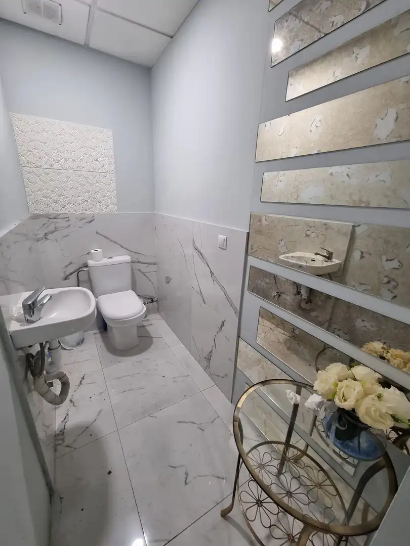 Baño de Local en venta en Madrid con Aire acondicionado