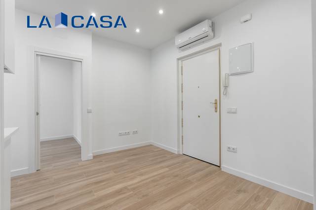 Piso en Venta en Calle EMBAJADORES en Delicias