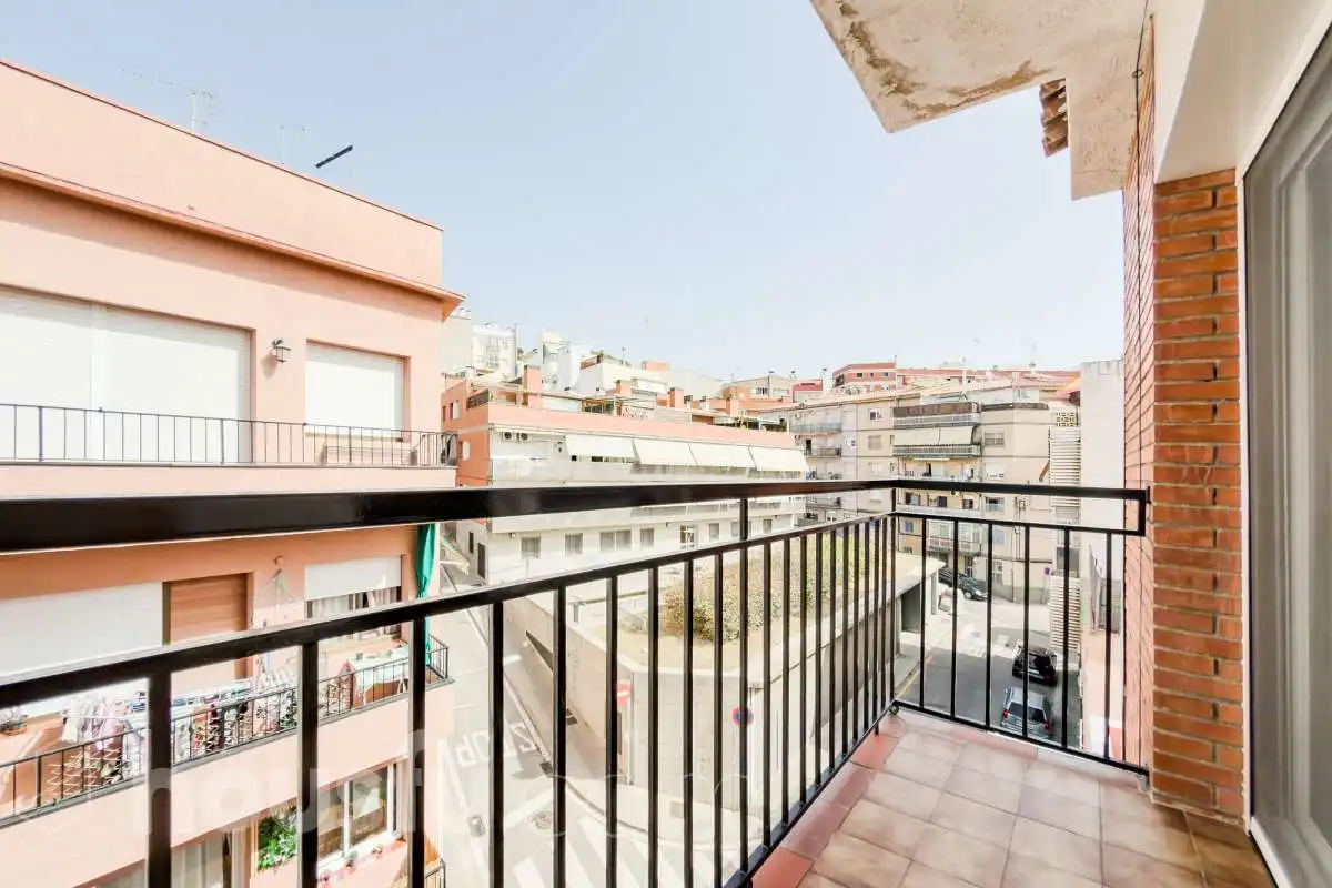 Balcony of Houses for sale in Mataró  with Air Conditioner, Heating and Terrace