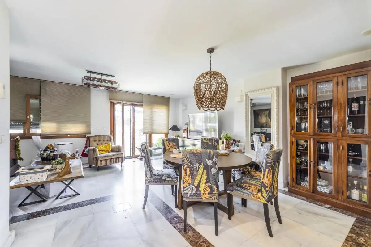 Comedor de Casa adosada en venta en Madrid con Aire acondicionado, Calefacción y Jardín privado