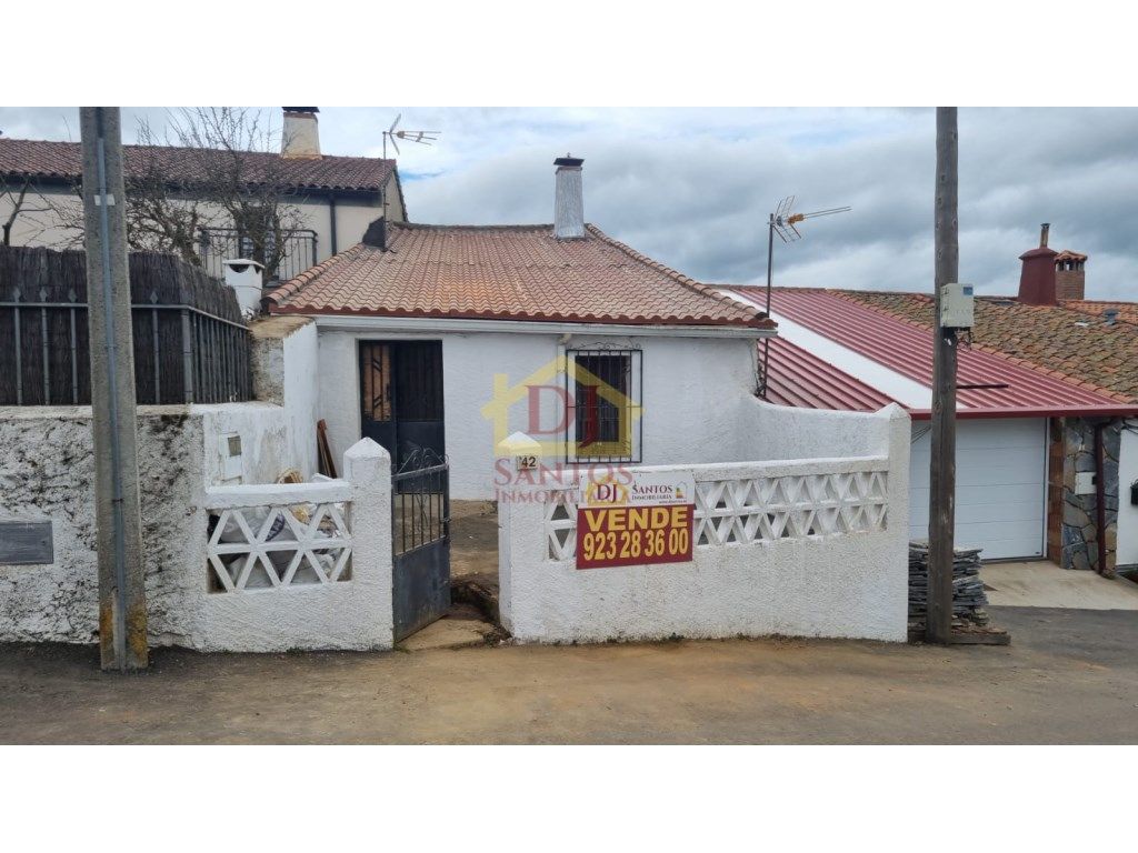 Vista exterior de Casa o chalet en venta en Las Veguillas  con Jardín privado