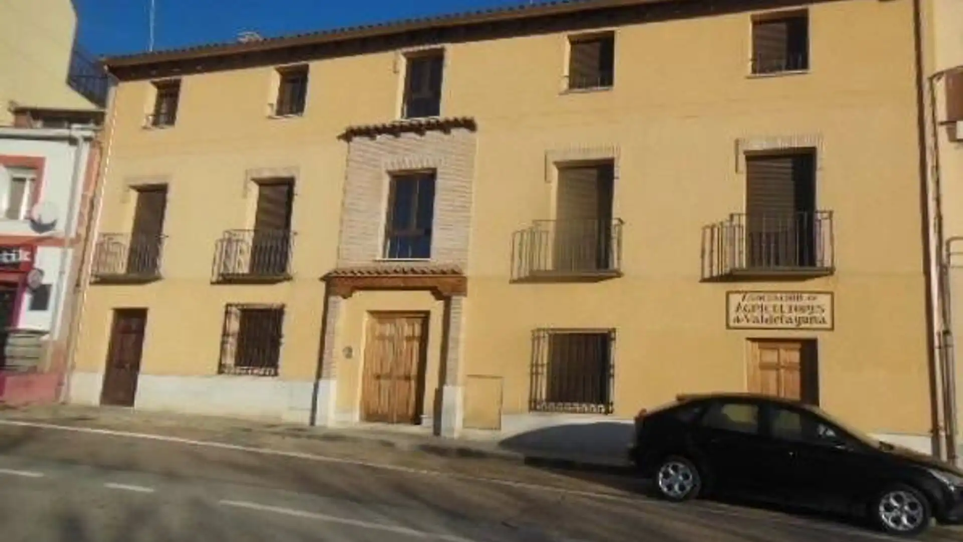 Vista exterior de Piso en venta en Valdelaguna con Balcón