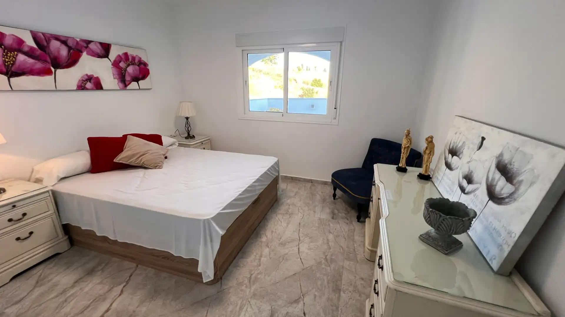 Dormitori de Casa o xalet en venda en Torrox amb Aire condicionat, Terrassa i Moblat
