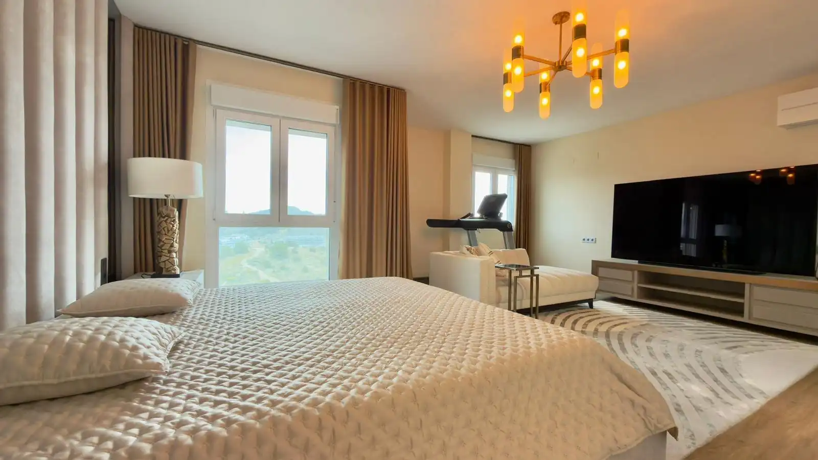 Schlafzimmer von Dachboden zum Verkauf in Villajoyosa / La Vila Joiosa mit Klimaanlage, Privatgarten und Terrasse
