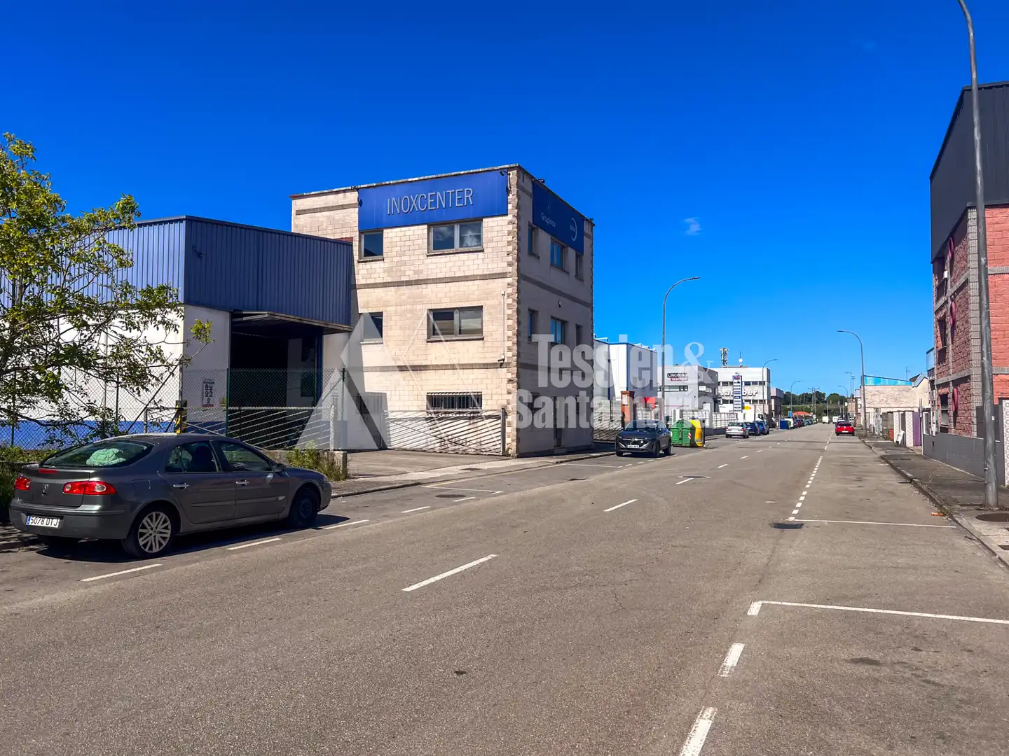Außenansicht von Fabrikhallen zur Miete in Gijón 