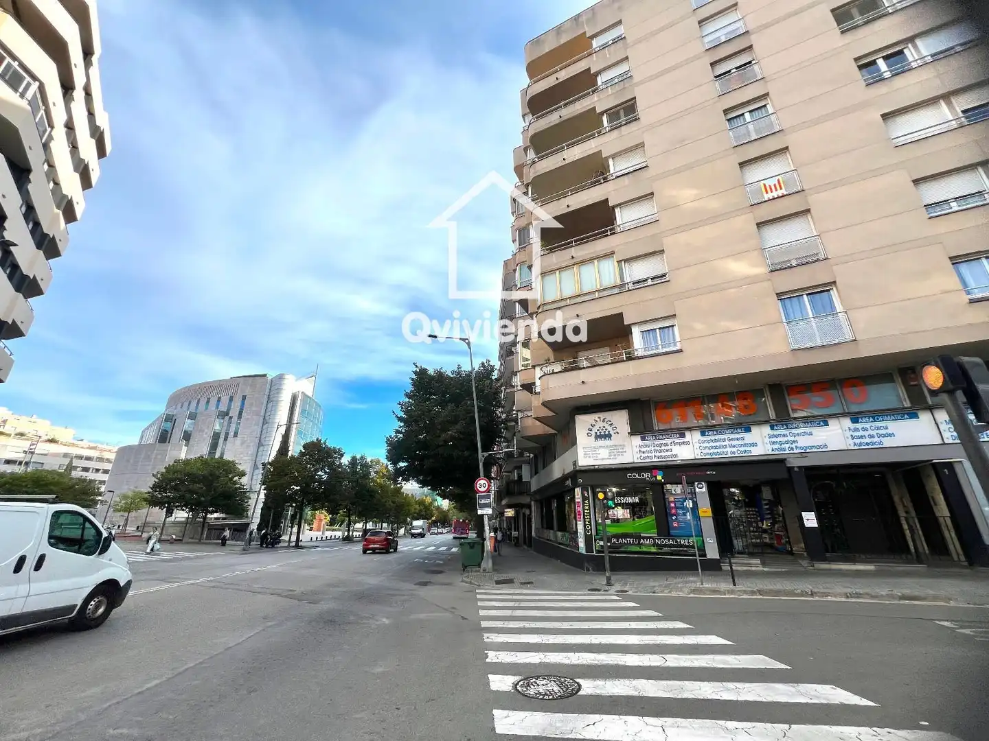 Vista exterior de Oficina de lloguer en Terrassa amb Calefacció i Traster