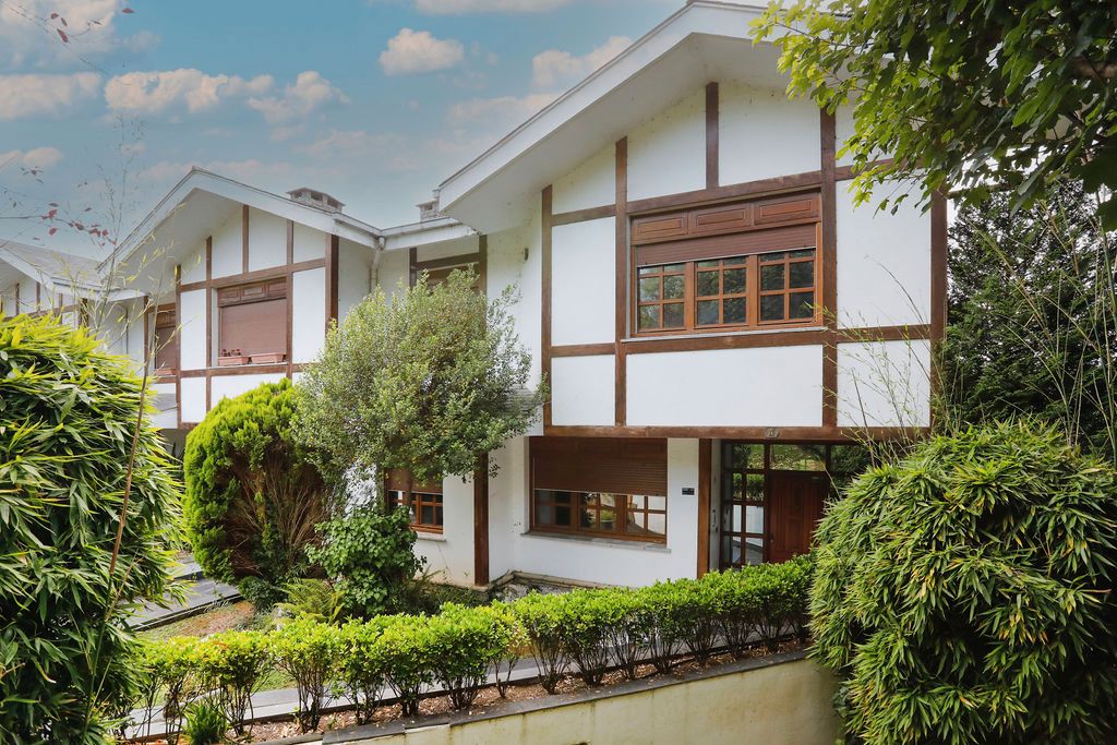 Exterior view of Single-family semi-detached for sale in Mungia  with Parquet flooring