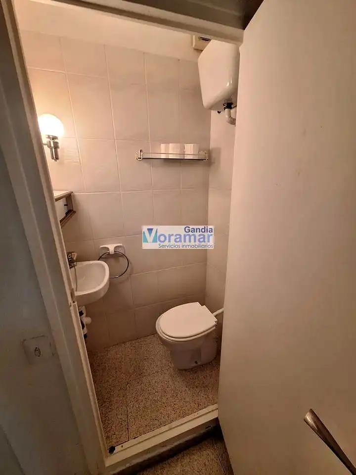 Baño de Apartamento de alquiler en Gandia con Calefacción y Amueblado