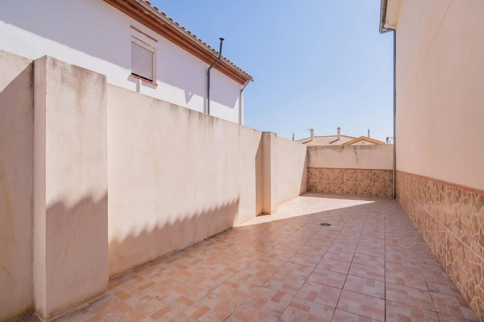 Casa aparellada amb terrassa en venda a Avenida LUIS JAVIER, imagen 16