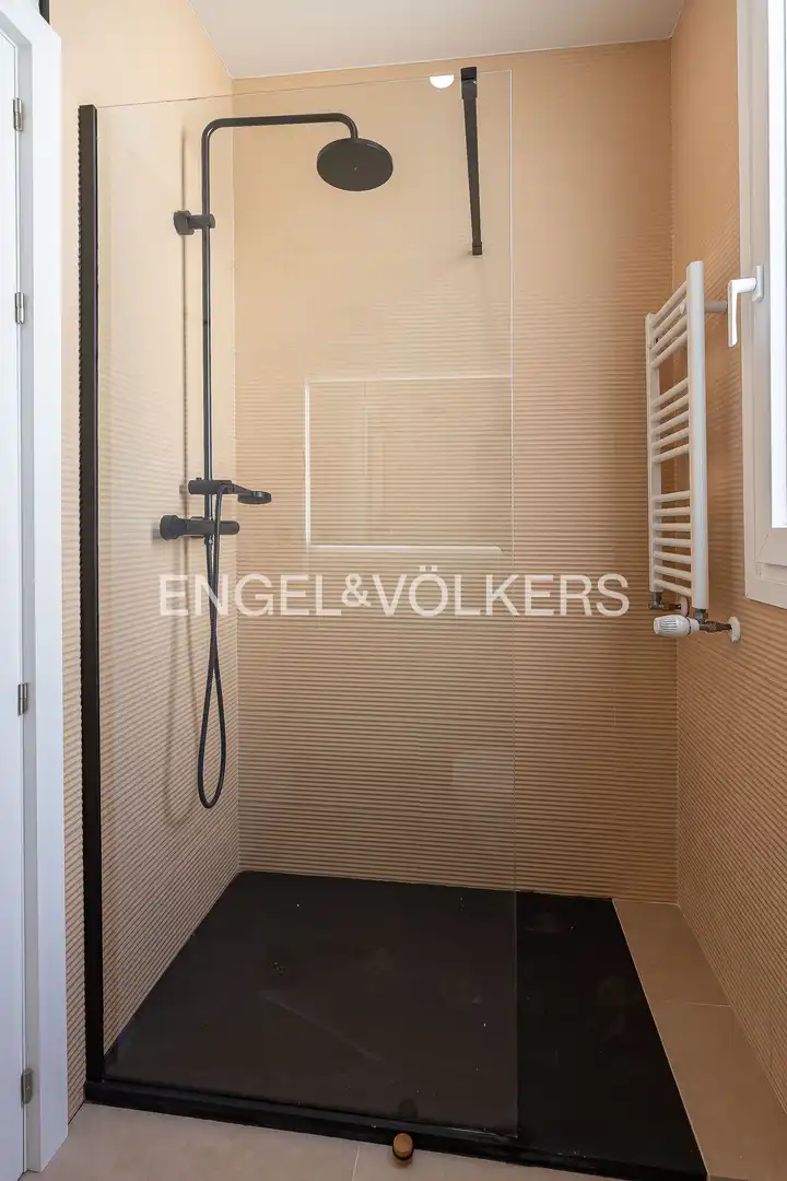 Bathroom of Attic for sale in Madrid  with Air Conditioner, Heating and Terrace