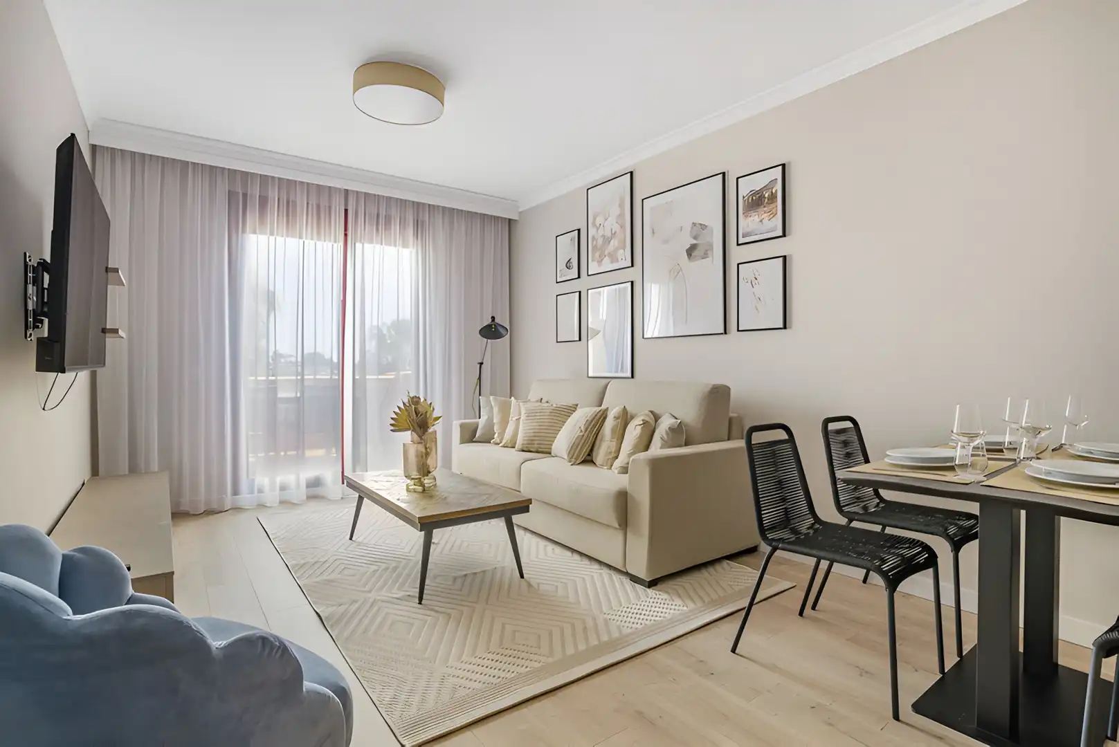 Sala d'estar de Àtic en venda en Estepona amb Aire condicionat, Terrassa i Traster