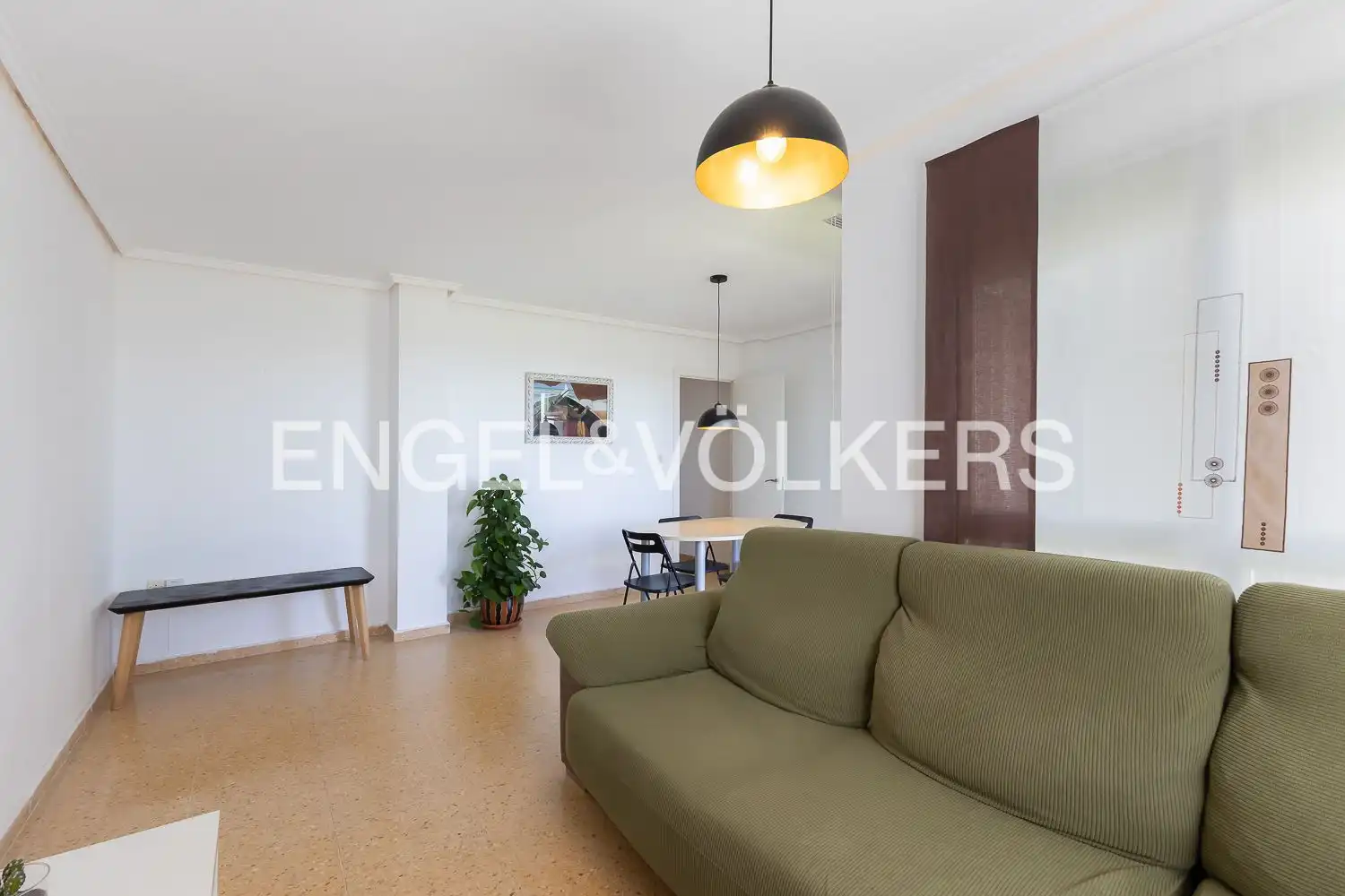 Wohnzimmer von Wohnung zum Verkauf in Valencia mit Klimaanlage, Heizung und Balkon