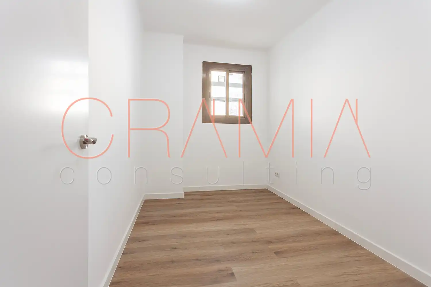 Habitación de Piso en venta en L'Hospitalet de Llobregat con Terraza, Horno y Balcón