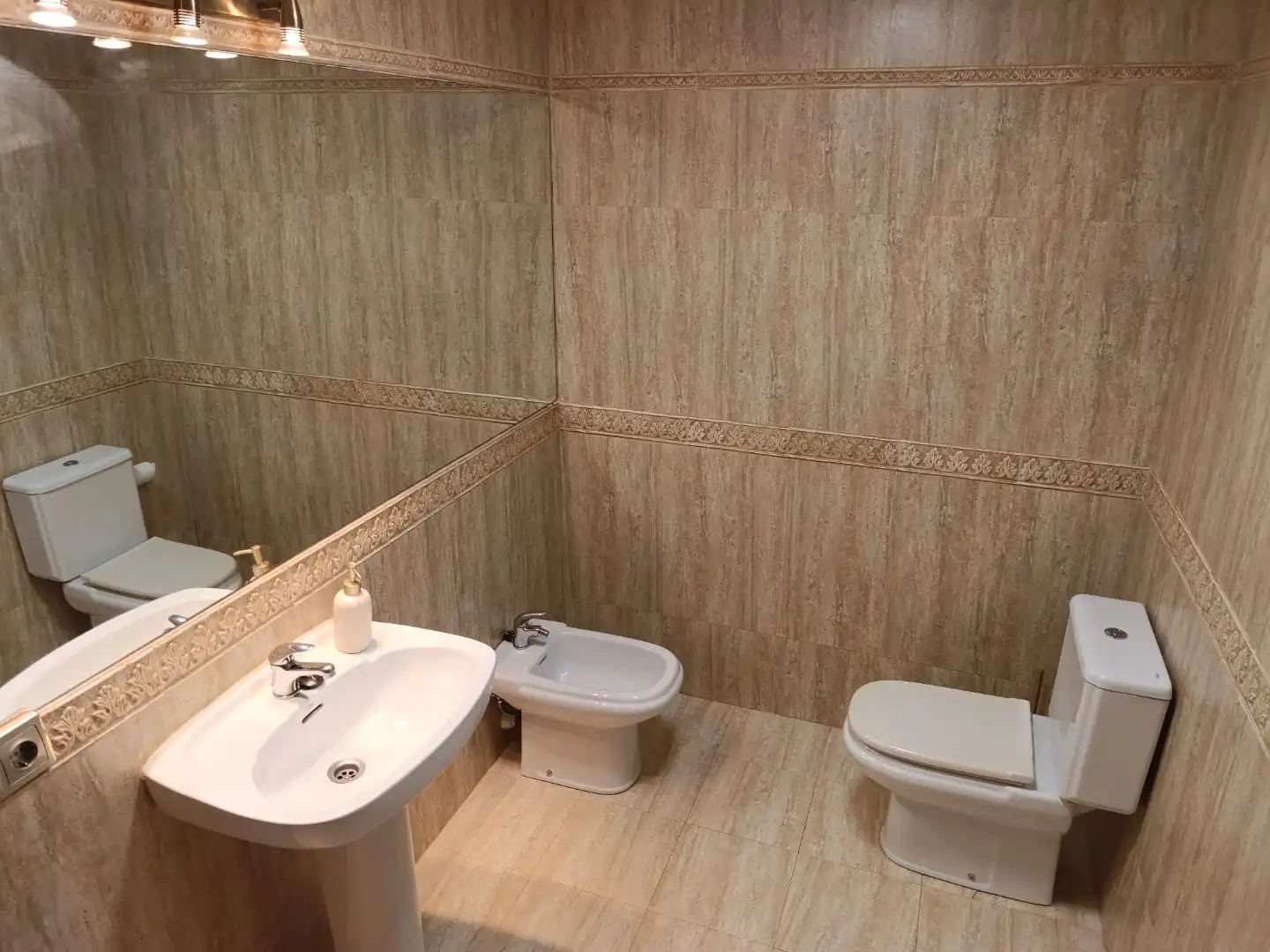 Bany de Casa o xalet en venda en Burgos Capital amb Terrassa