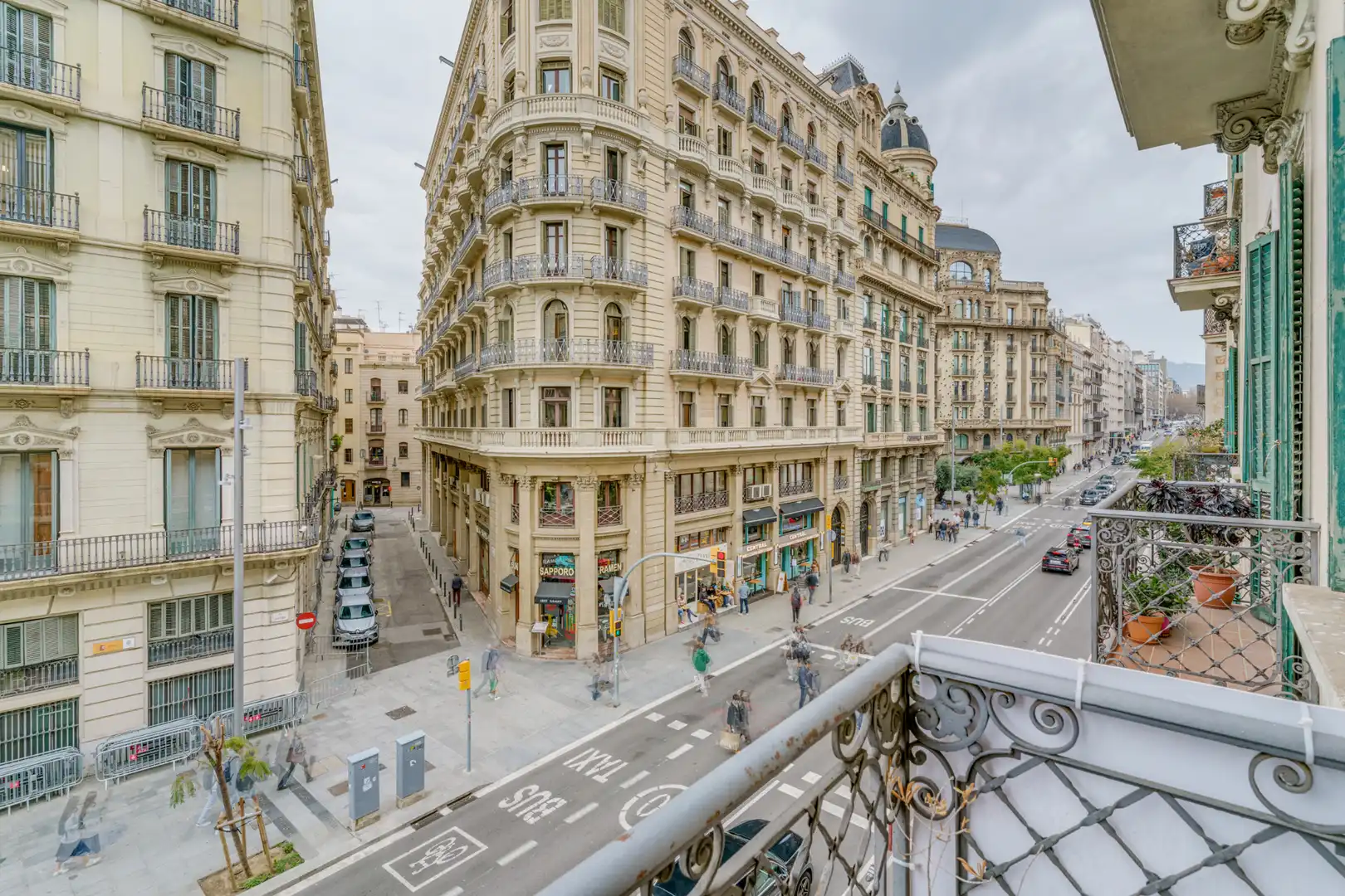 Vista exterior de Pis en venda en Barcelona amb Aire condicionat, Calefacció i Parquet