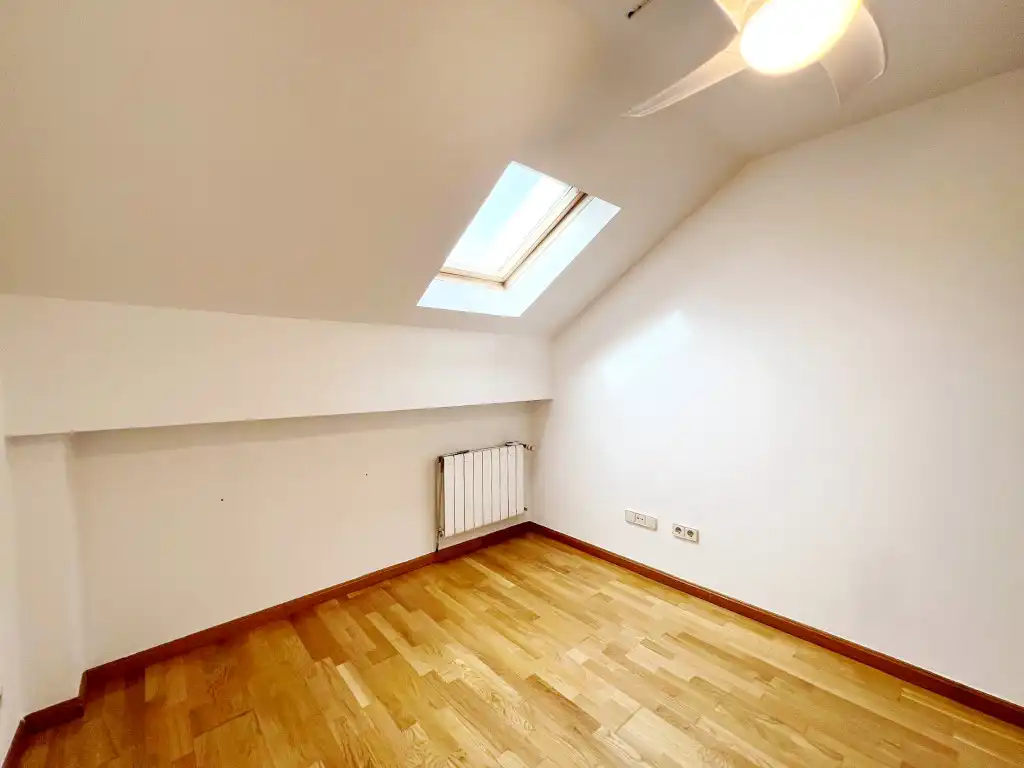 Bedroom of Attic for sale in Alcalá de Henares  with Heating