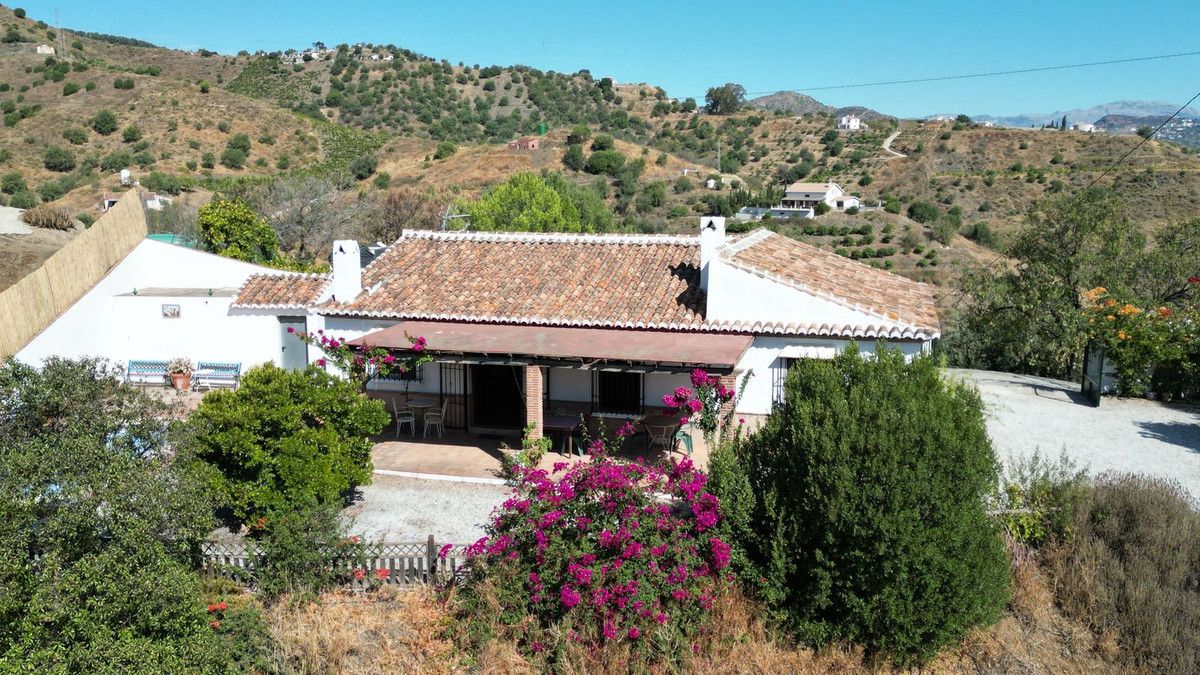 Exterior view of Country house for sale in Almáchar  with Private garden, Terrace and Storage room