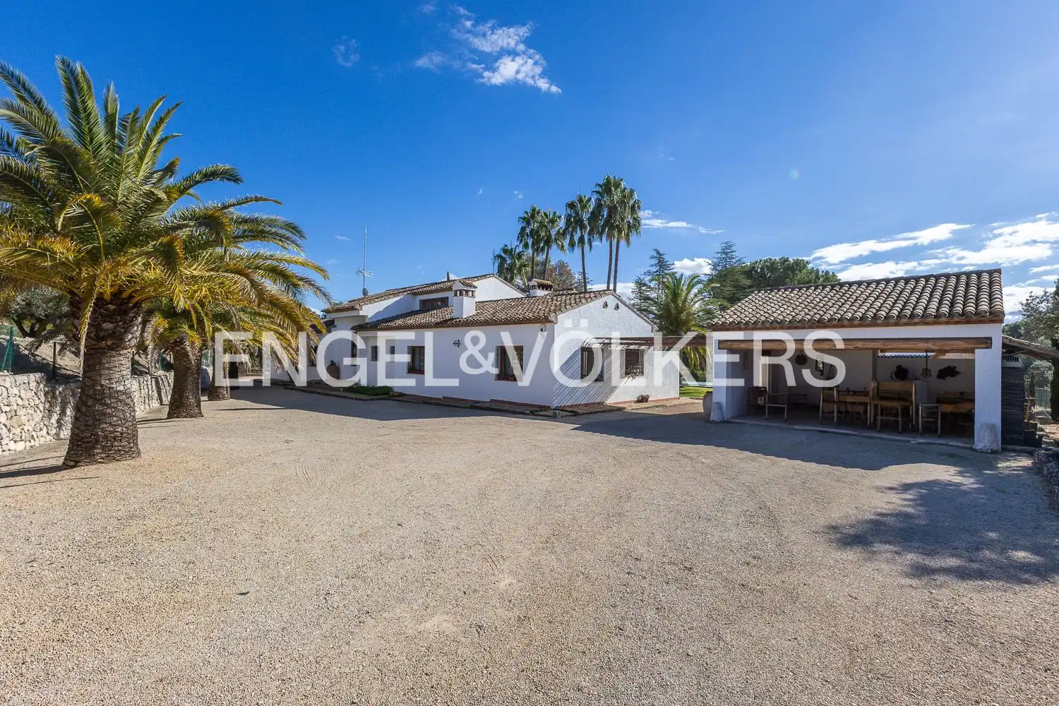 Vista exterior de Casa o xalet en venda en Ontinyent amb Aire condicionat, Calefacció i Jardí privat