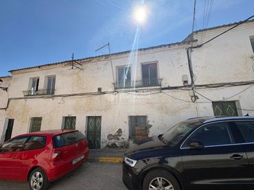 Wohnbaugrundstück zum Verkauf in Los Villares