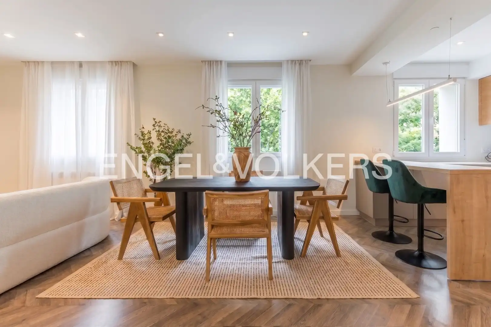 Dining room of Flat for sale in Madrid  with Air Conditioner, Heating and Parquet flooring