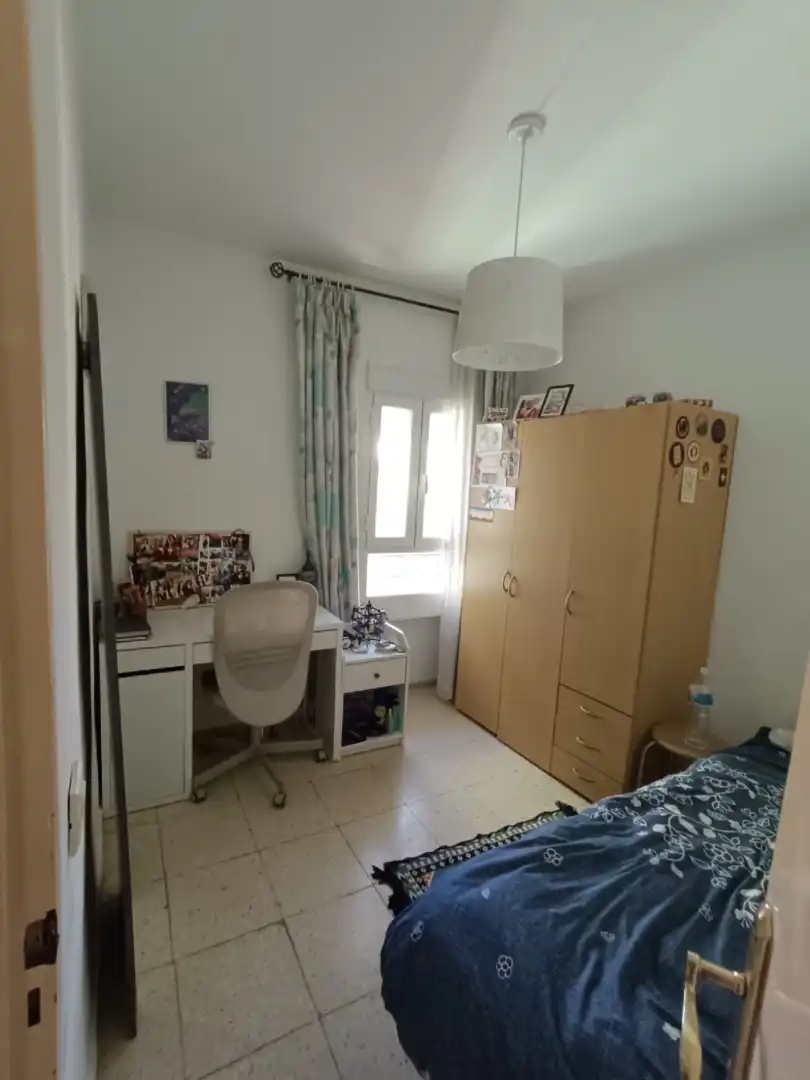 Habitación de Piso de alquiler en Granada con Calefacción, Terraza y Amueblado
