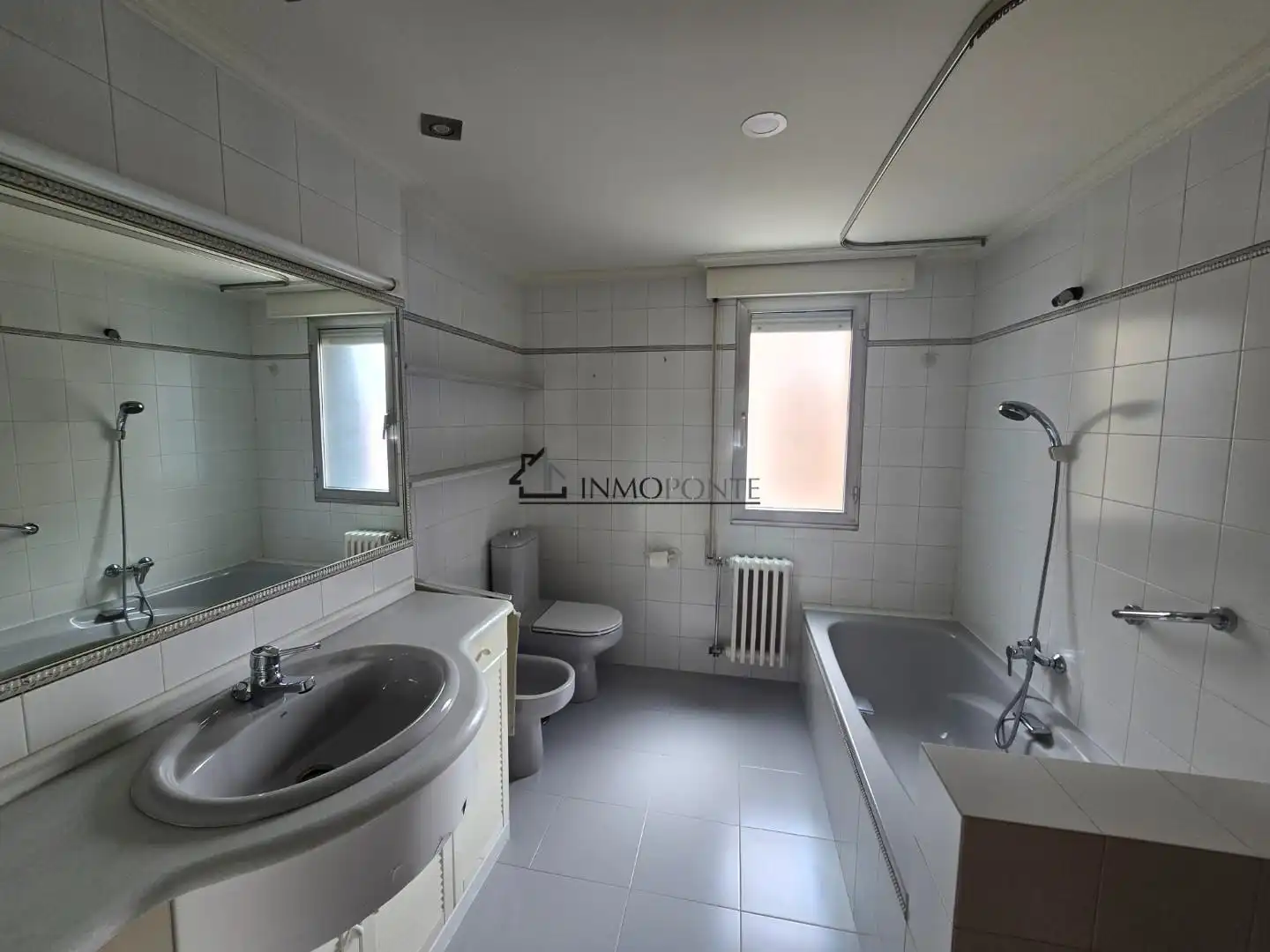 Flat with lift to rent in Zona de Plaza de Barcelos, imagen 23