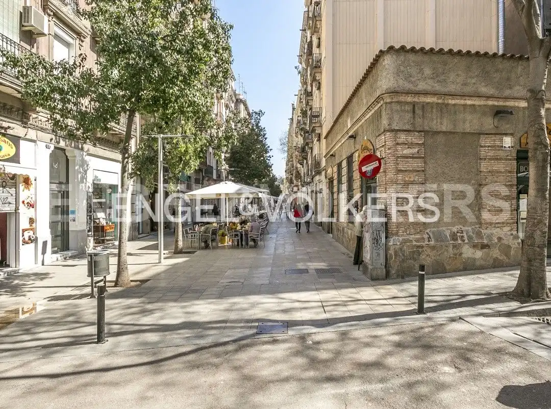 Exterior view of Flat for sale in Barcelona  with Air Conditioner, Heating and Furnished