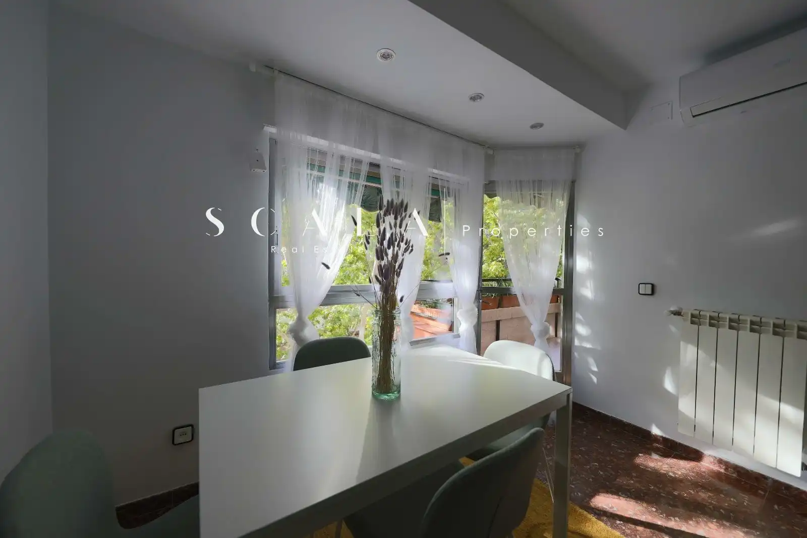 Dining room of Flat for rent in Madrid  with Air Conditioner, Heating and Terrace