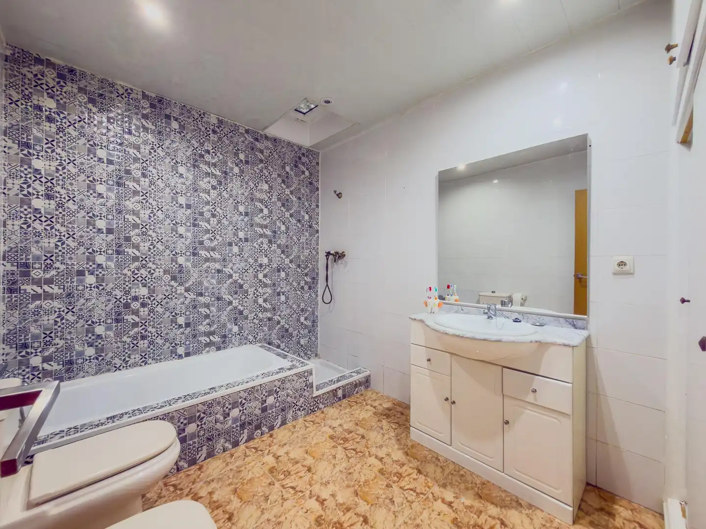 Planta baja en venta en Calle del Concili Egarenc, La Cogullada