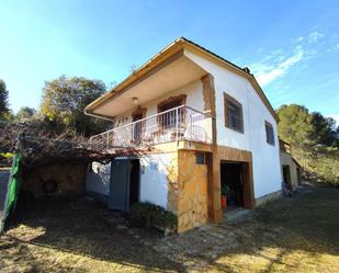 Vista exterior de Casa o xalet en venda en Gelida amb Calefacció, Jardí privat i Piscina