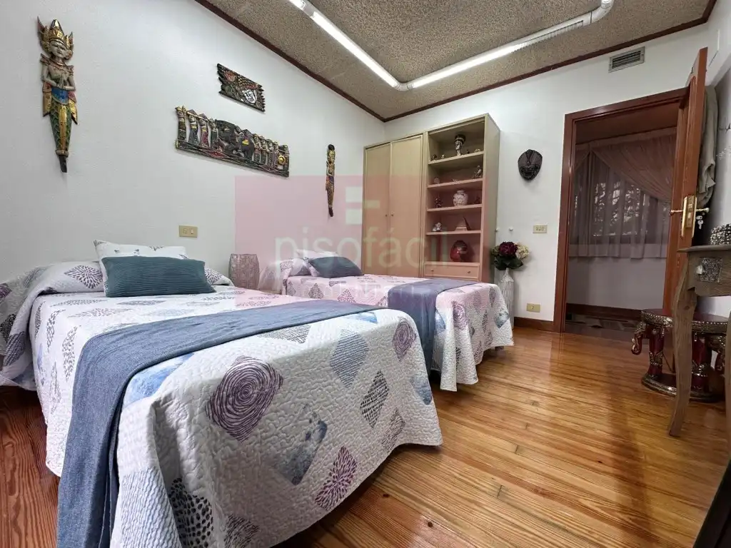 Dormitori de Casa o xalet en venda en Lugo