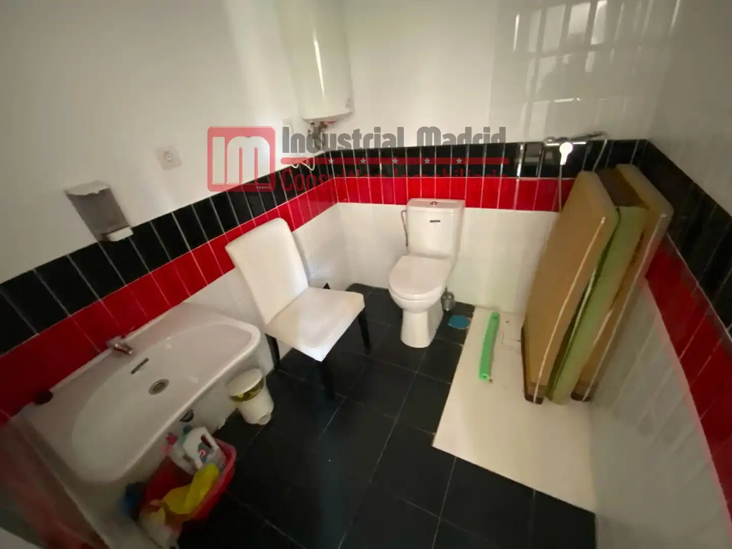 Badezimmer von Geschaftsraum zur Miete in Rivas-Vaciamadrid
