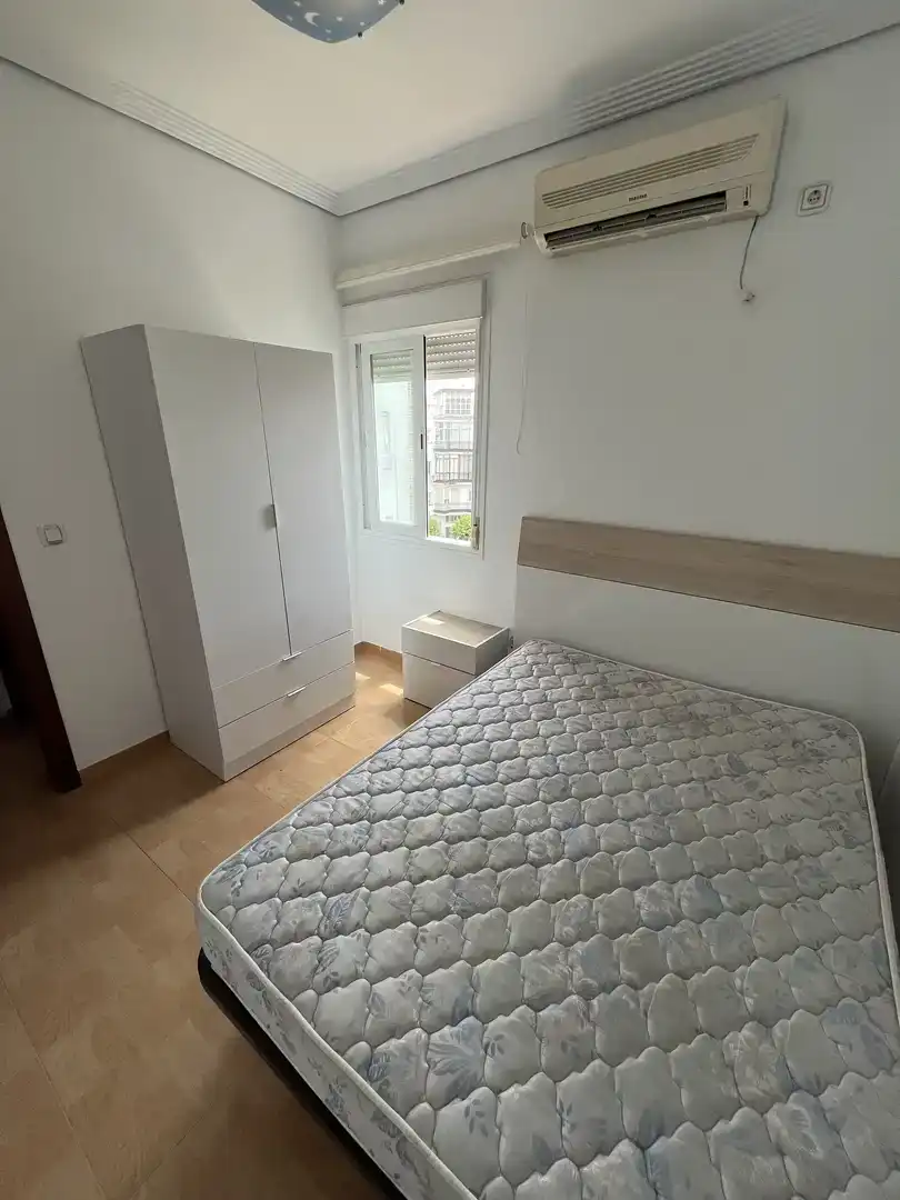 Schlafzimmer von Wohnung zur Miete in Levante