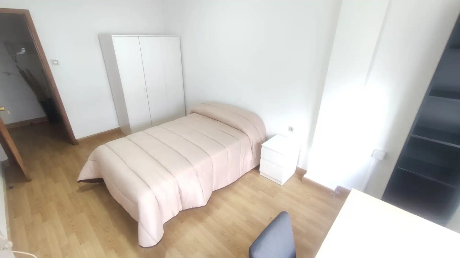 Schlafzimmer von Wohnung zur Miete in Ourense Capital  mit Heizung, Möbliert und Ofen