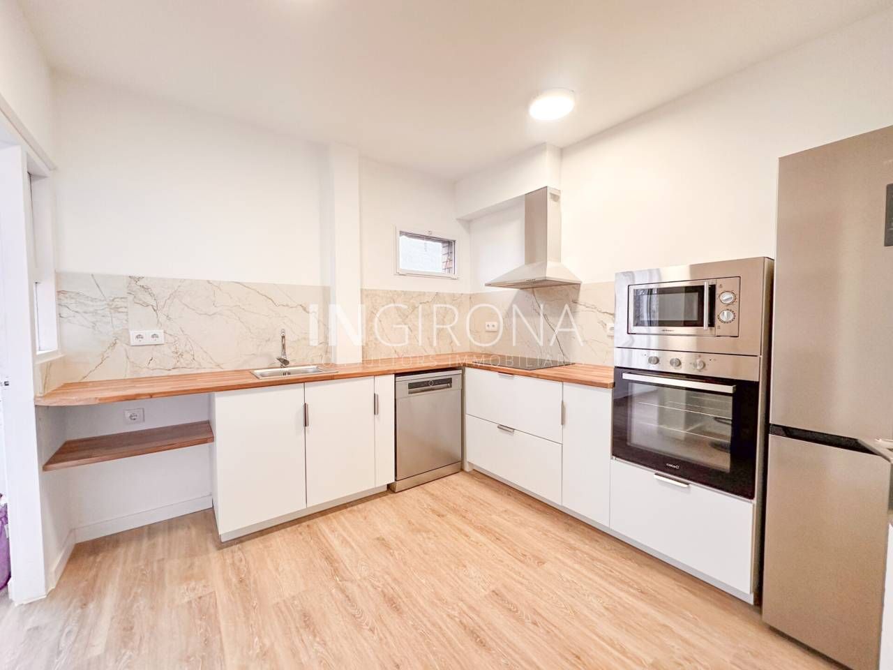 Kitchen of Flat to rent in Girona Capital  with Air Conditioner, Heating and Parquet flooring