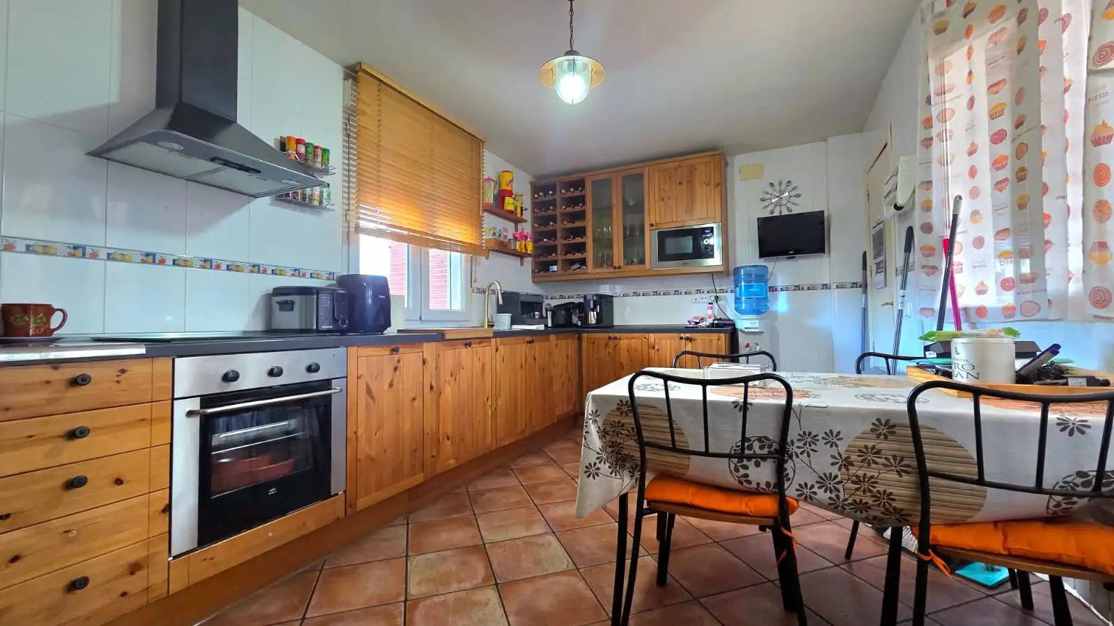 Cuina de Casa adosada en venda en Illescas amb Aire condicionat, Calefacció i Jardí privat