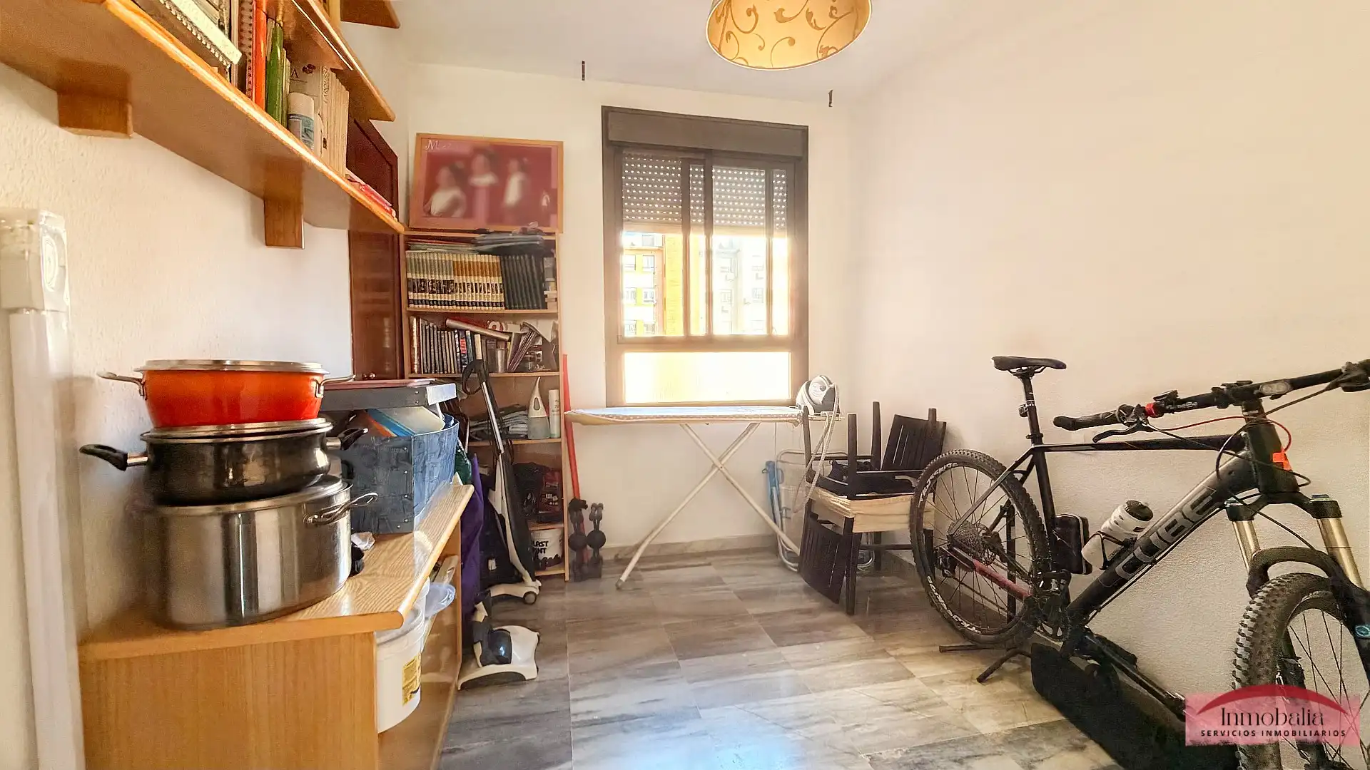 Habitación de Piso en venta en Sevilla con Aire acondicionado y Piscina comunitaria