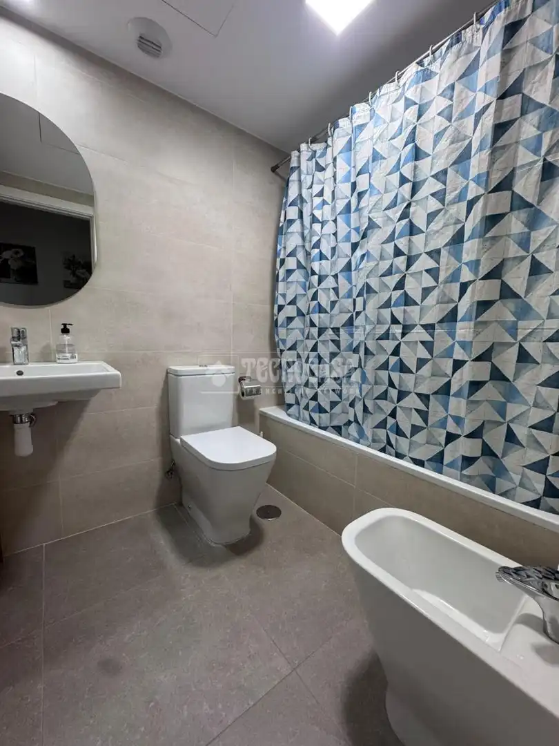 Bathroom of Flat for sale in  Sevilla Capital