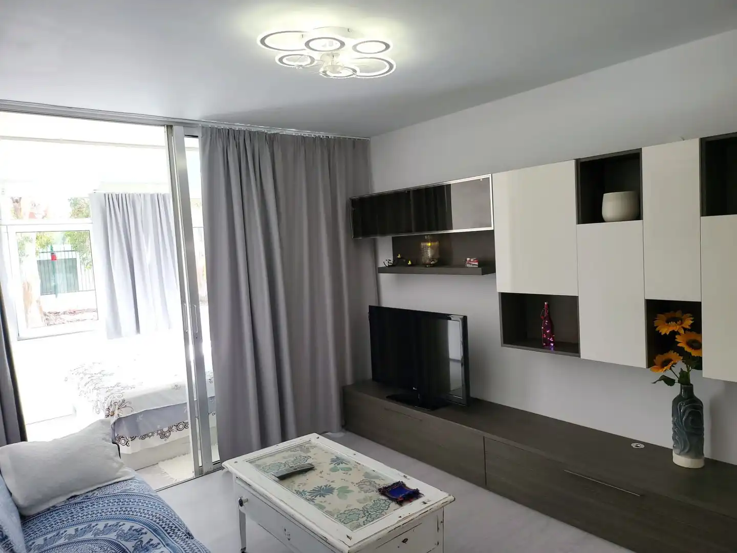 Sala d'estar de Estudi en venda en Arona amb Moblat i Piscina comunitària