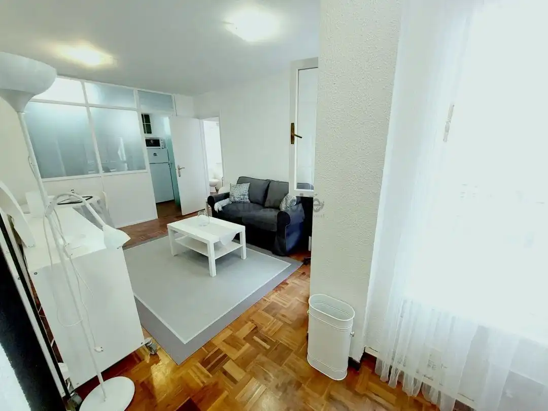 Apartament de lloguer a Calle Martínez Marina, Fontán